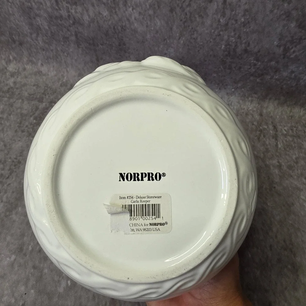 Norpro Deluxe Stoneware Garlic Keeper #254 White Ceramic